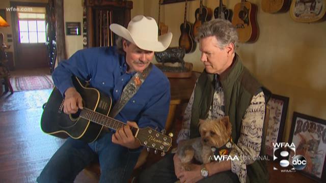 Country legend Randy Travis searches for his voice again